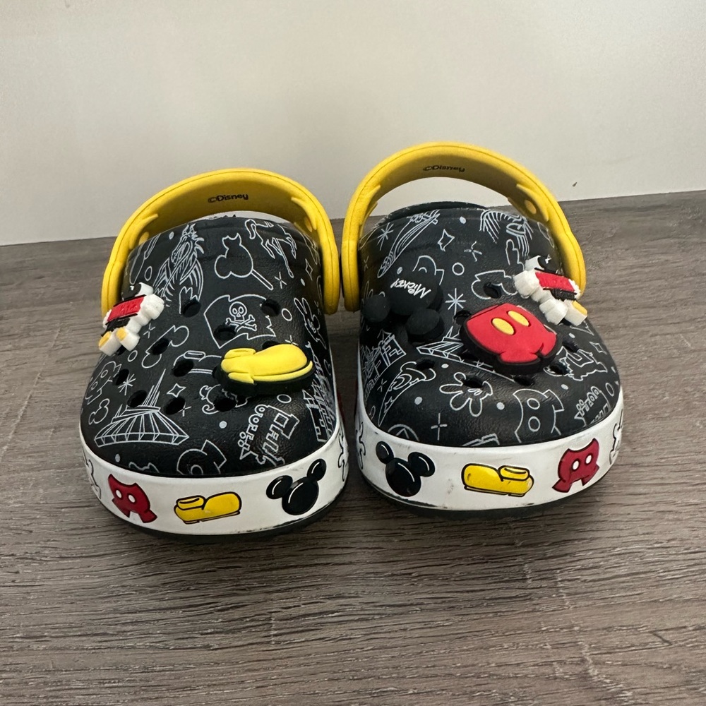 DISNEY X CROCS MICKEY MOUSE LIGHT UP CROCS CLOGS BLACK & YELLOW
